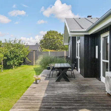 Beautiful In With House Sea View